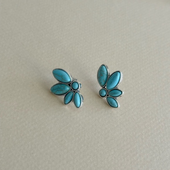 Free People Jewelry - Flower Turquoise Earrings N1747